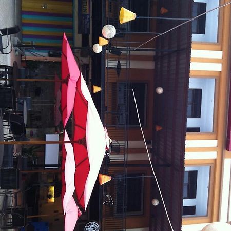 Hotel Paramount Biringkanya Exterior foto