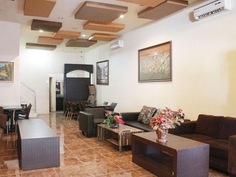 Hotel Paramount Biringkanya Exterior foto