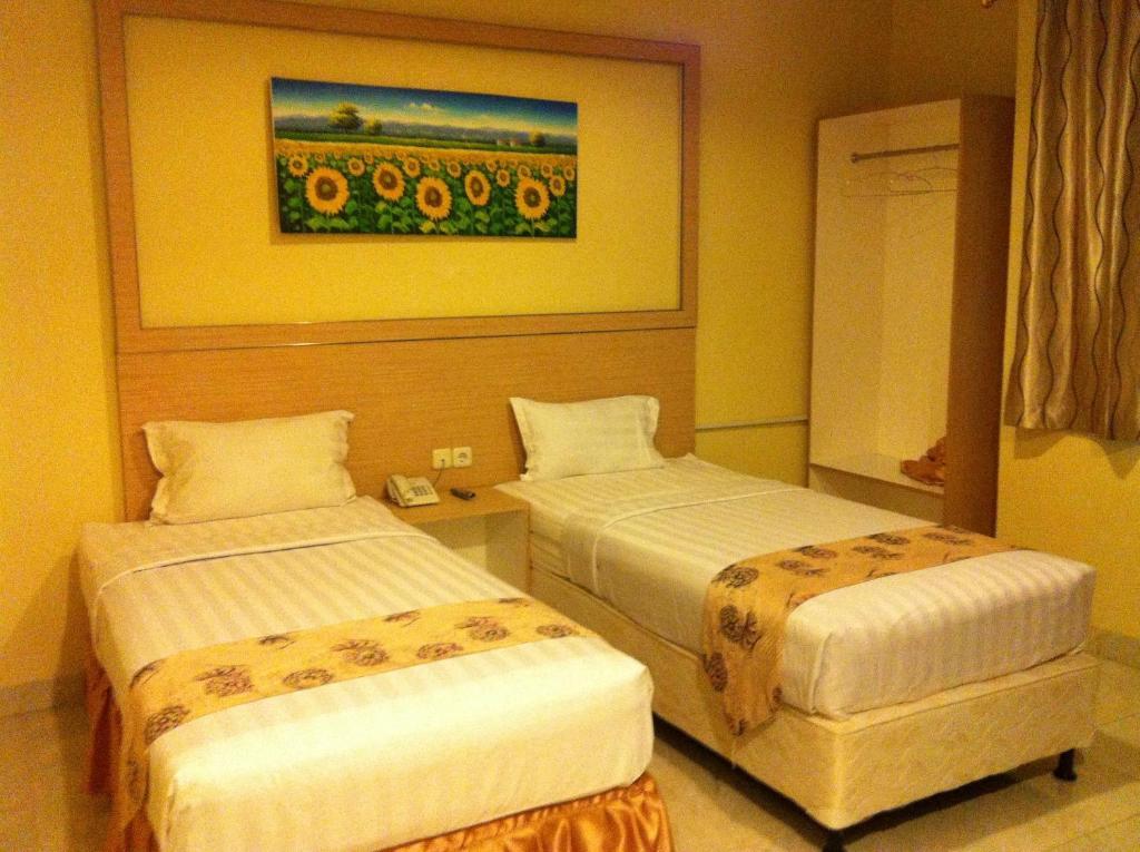 Hotel Paramount Biringkanya Exterior foto